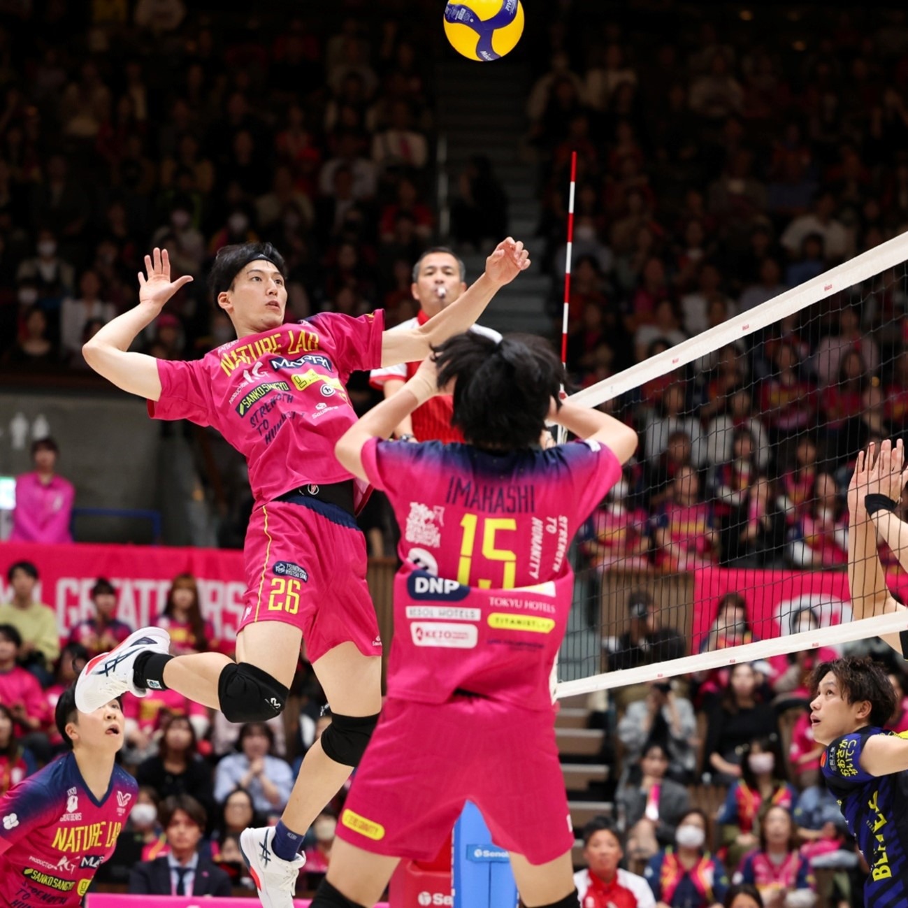 自由式滑雪空中技巧世界杯北大湖站收官：中国队包揽三冠